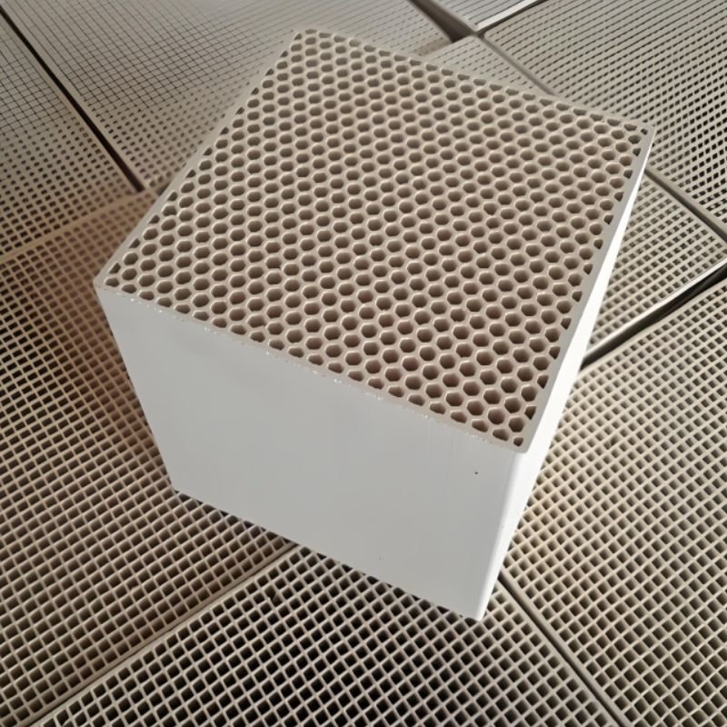 Cordierite-Mullite Ceramic Honeycomb for High-Temp Emission Control - Image 3