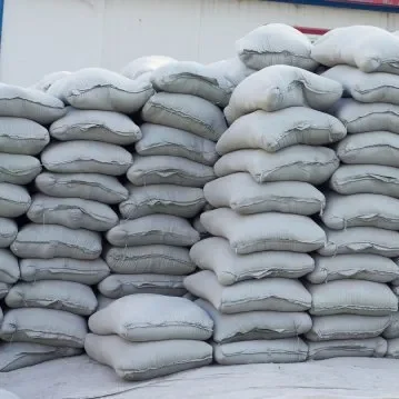 High-temperature refractory lining for industrial furnaces